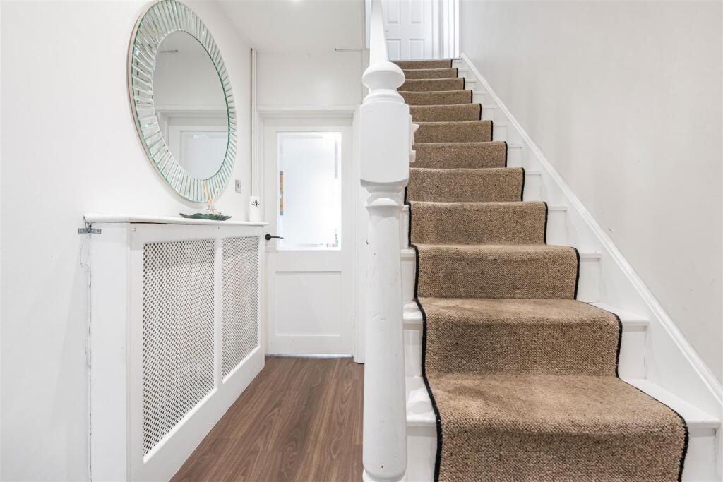 House in Enfield - View 5