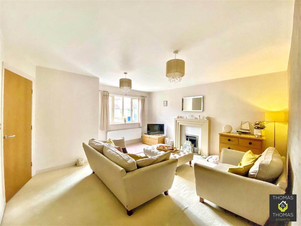House in Tewkesbury, Churchdown - View 4