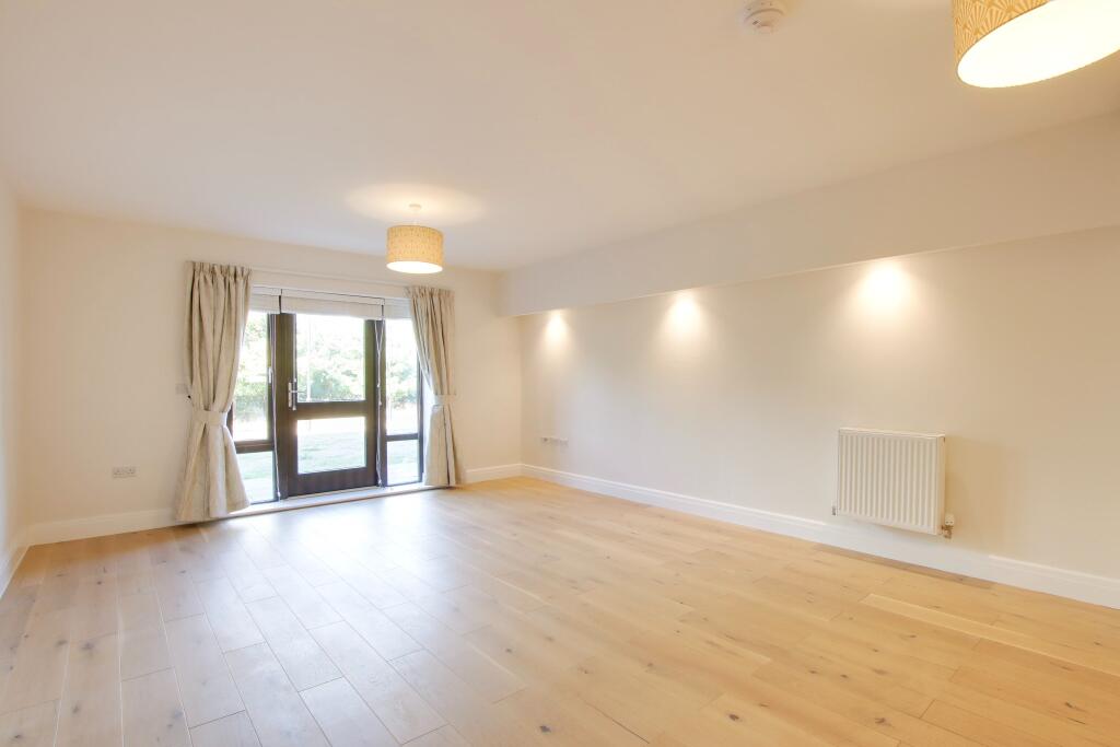Friary Meadow, Titchfield . Guide Price £325,000-£350,000 photo 3