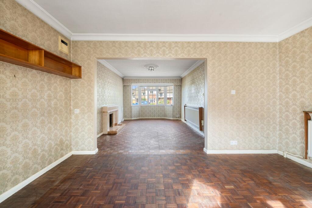 Hill Rise, Esher, KT10 photo 4