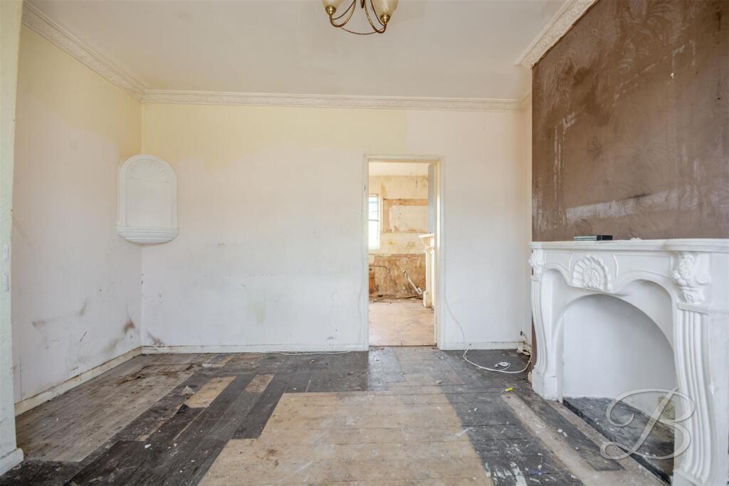 House in Mansfield, Forest Town - View 4