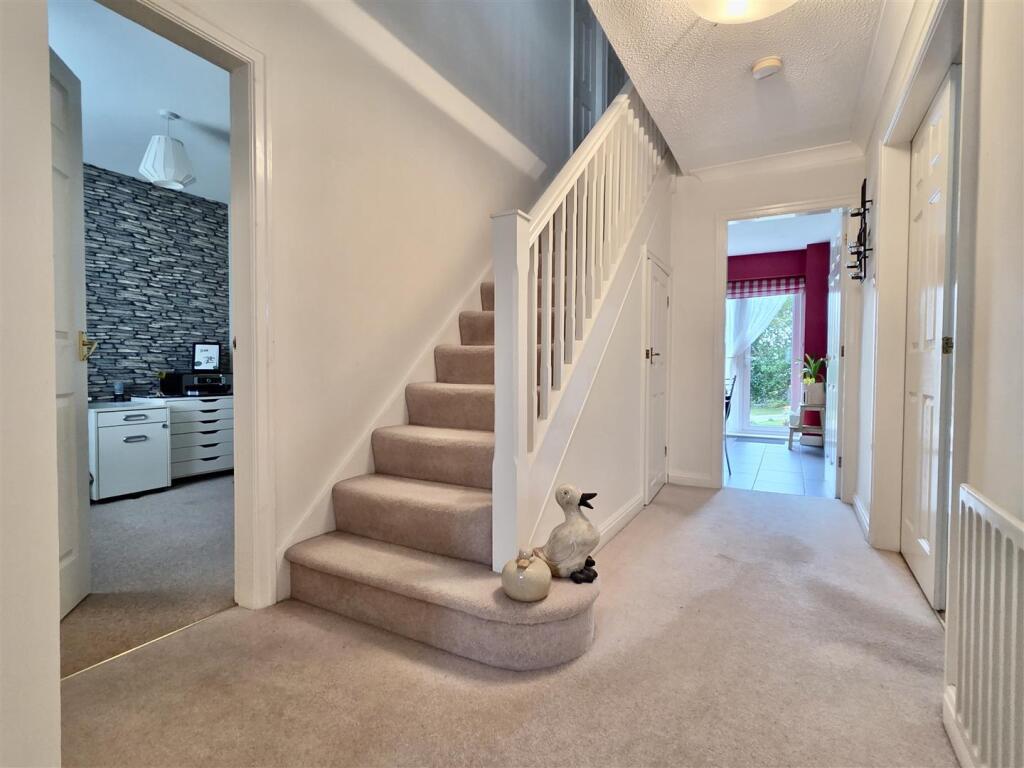 Hermitage Way, Lytham photo 3