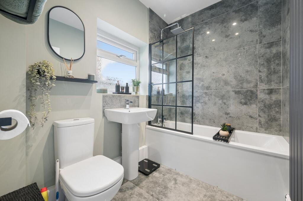 House in Wigan, Greater Manchester - More