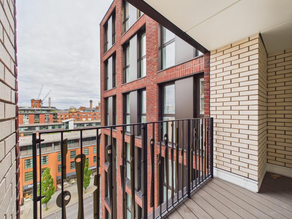 Apartment in Manchester, City Centre - View 3