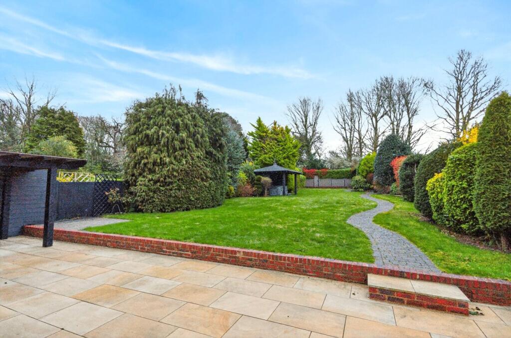 Additional image 33 of Bradmore Way, Brookmans Park, Hatfield, Hertfordshire, AL9