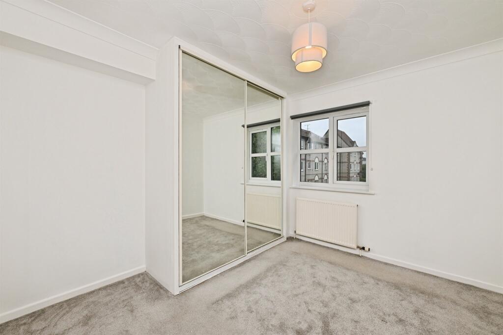 Apartment in Enfield - View 2