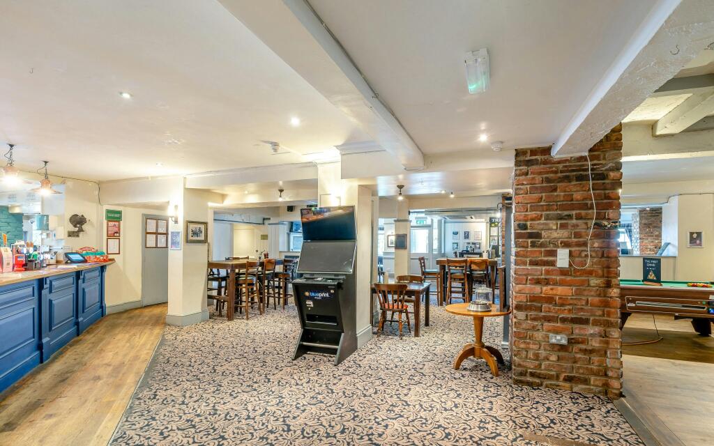 8685239-interior32.jpg