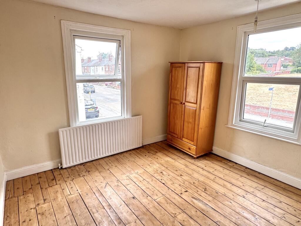 House in Lincoln, Lincolnshire - More
