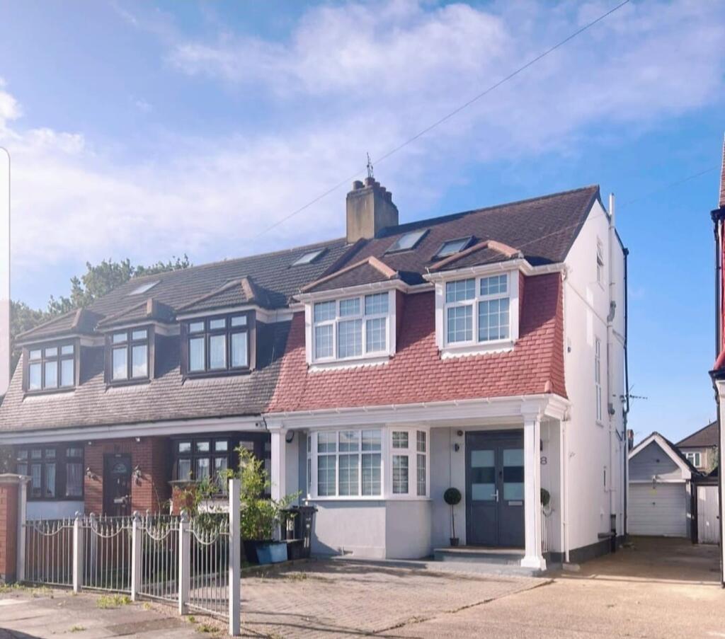 Main image of property: St. Clair Close, Ilford, IG5