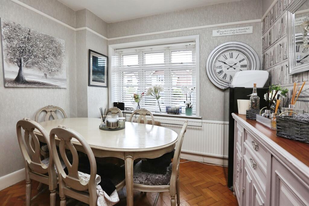 Carisbrooke Drive, Southampton photo 3