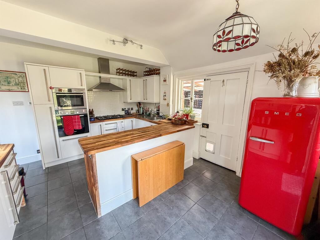 Apartment in Brighton - View 5