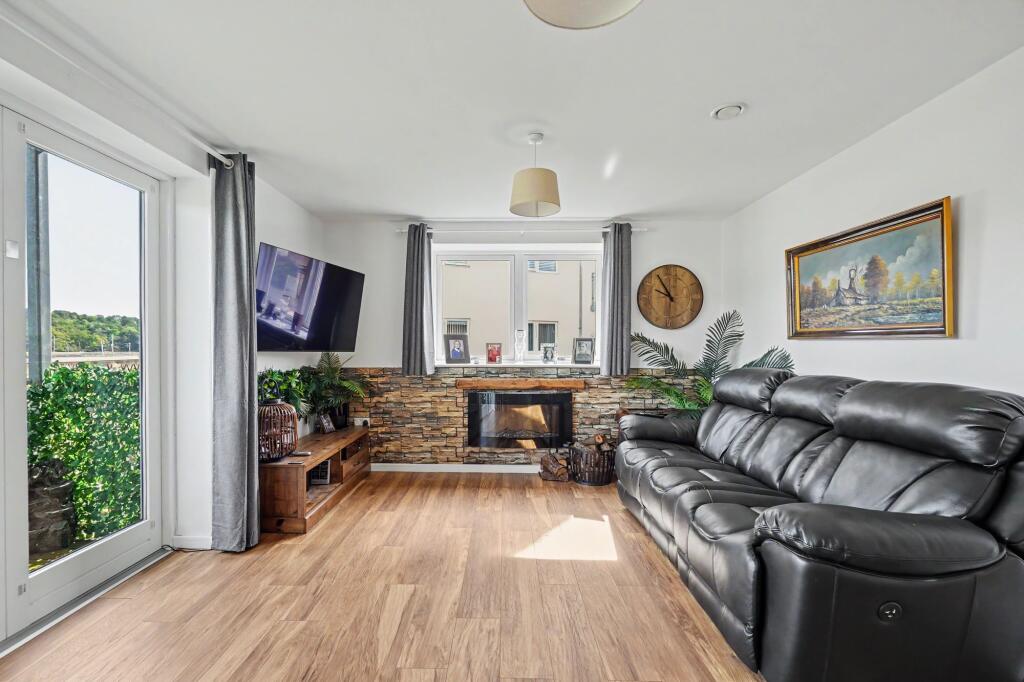 Apartment in Rochester - More