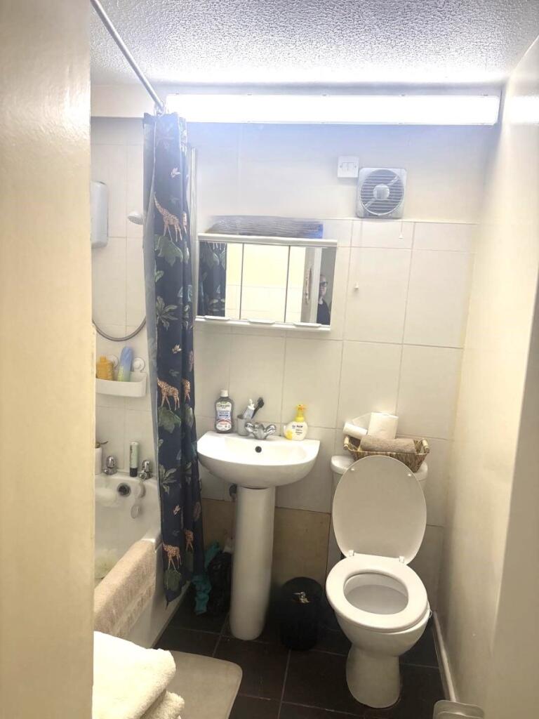 Apartment in Sheffield - View 4