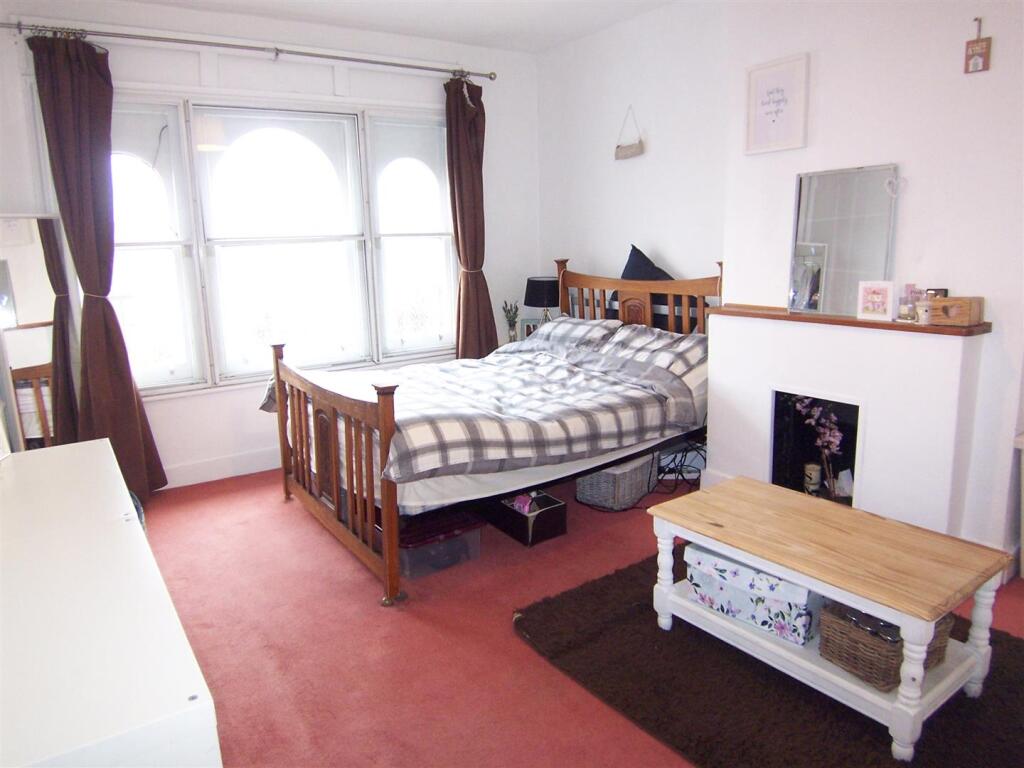 Apartment in London - View 4