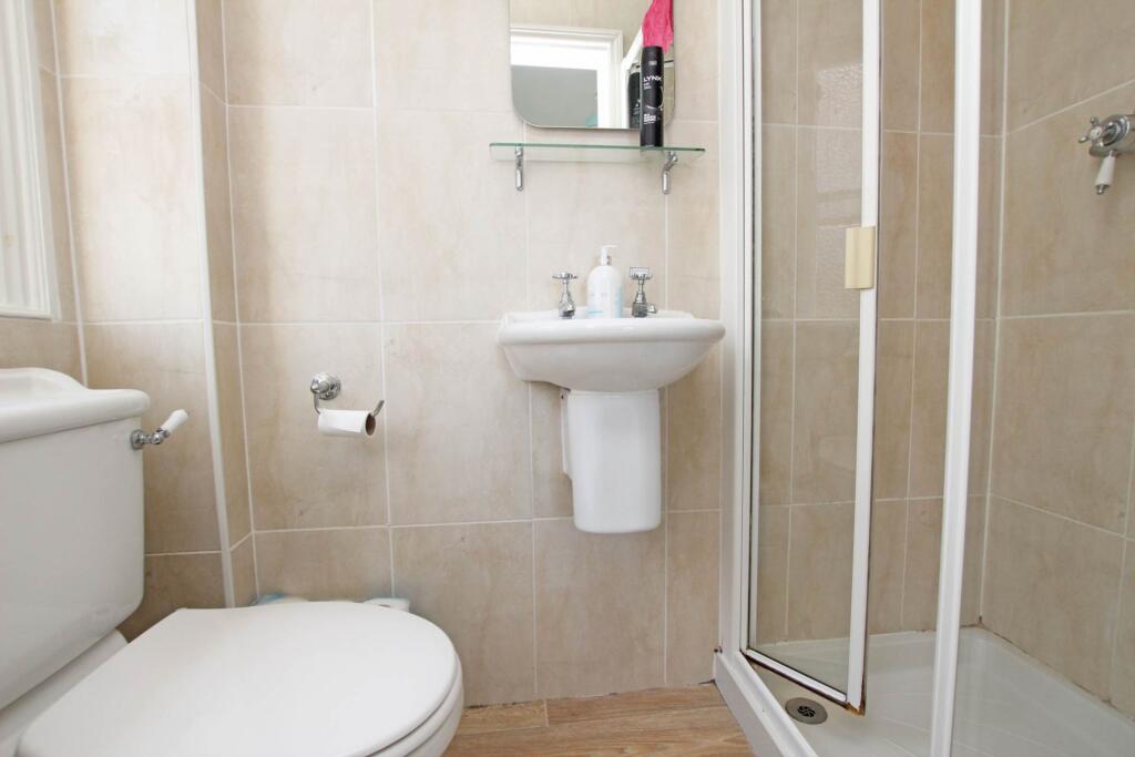 Apartment in Eastbourne, East Sussex - View 5
