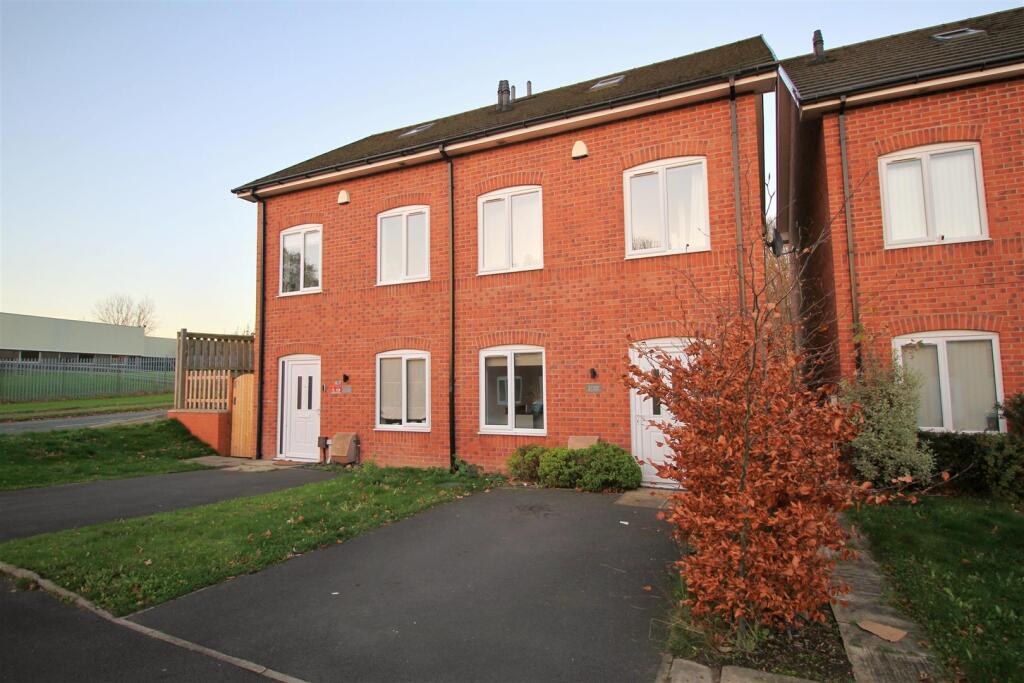 Main image of property: Hillside Close, Hyde