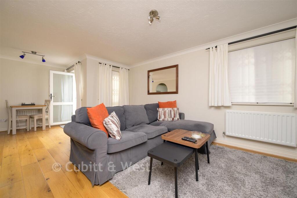 Apartment in Sutton - View 3