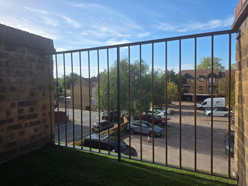 Apartment in Southall - View 2
