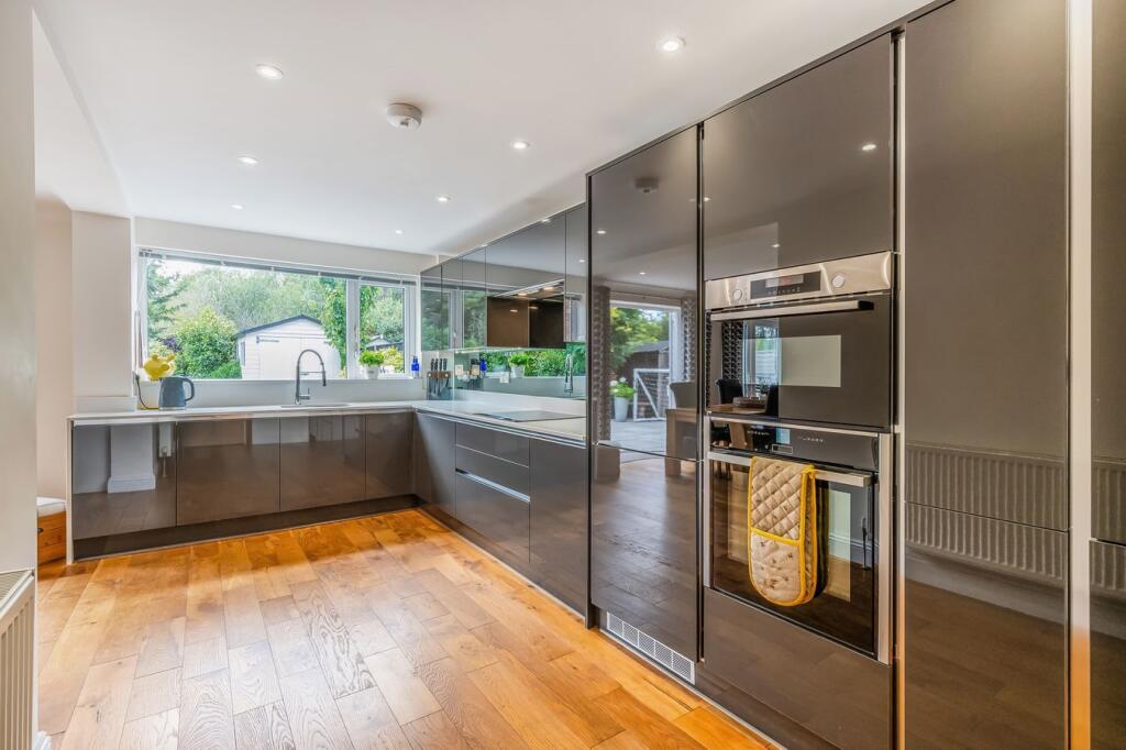 House in Southampton - More