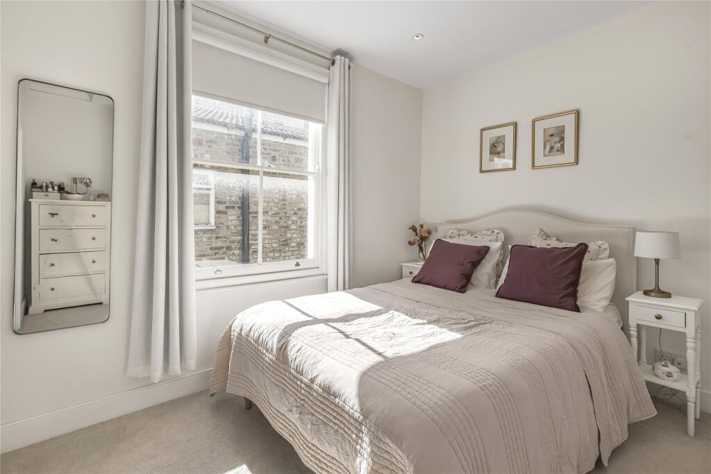 Apartment in London - View 5