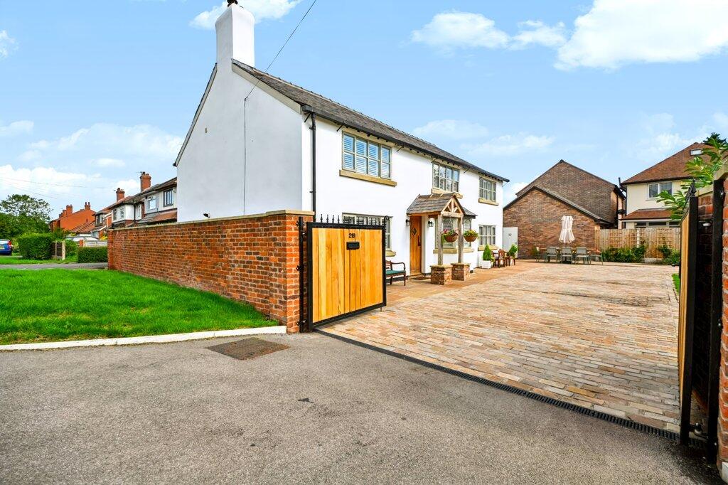 House in Warrington, Lowton - View 4