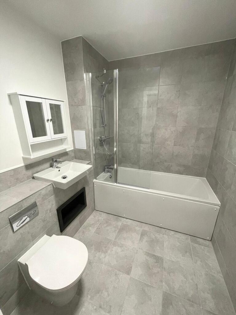 Apartment in Sutton - More
