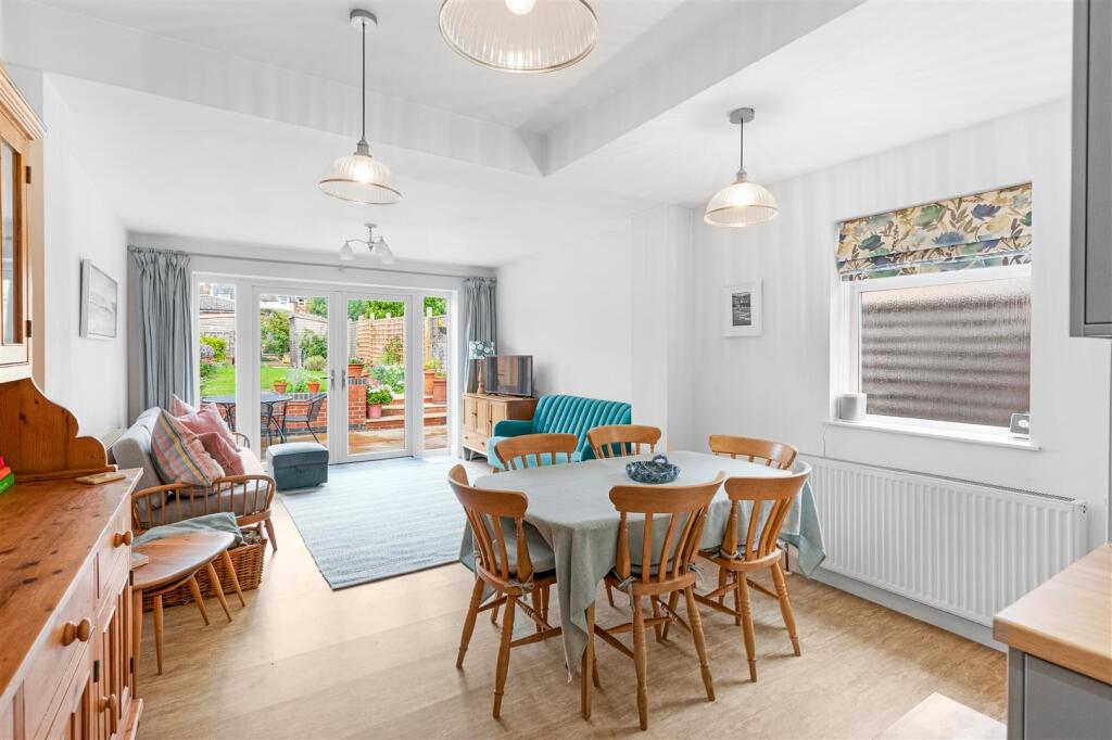 Hawthorn Road, Kettering - View 4