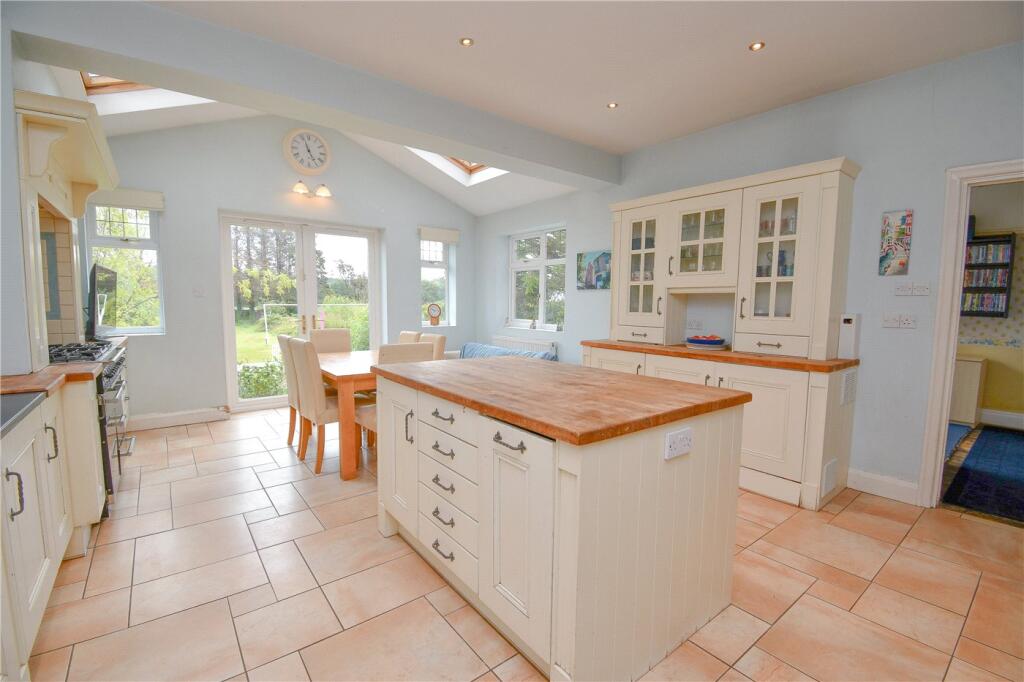 House in Upton, Overchurch Hill - View 4