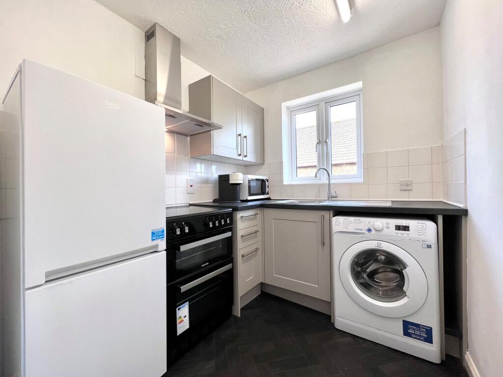 Apartment in Swindon - View 2