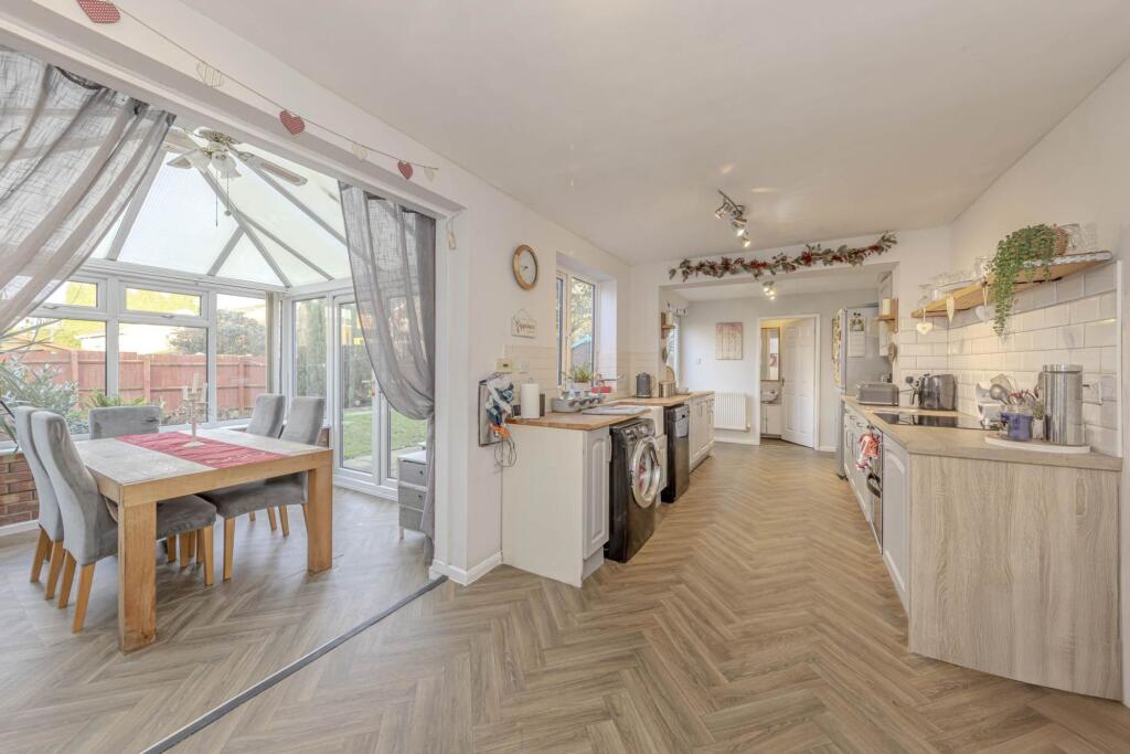 Odell Grove, Stoke-On-Trent, ST6 photo 4