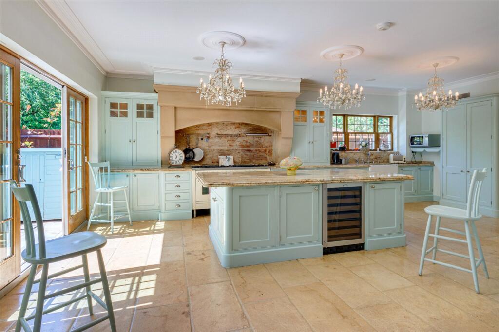 House in Watford - View 5