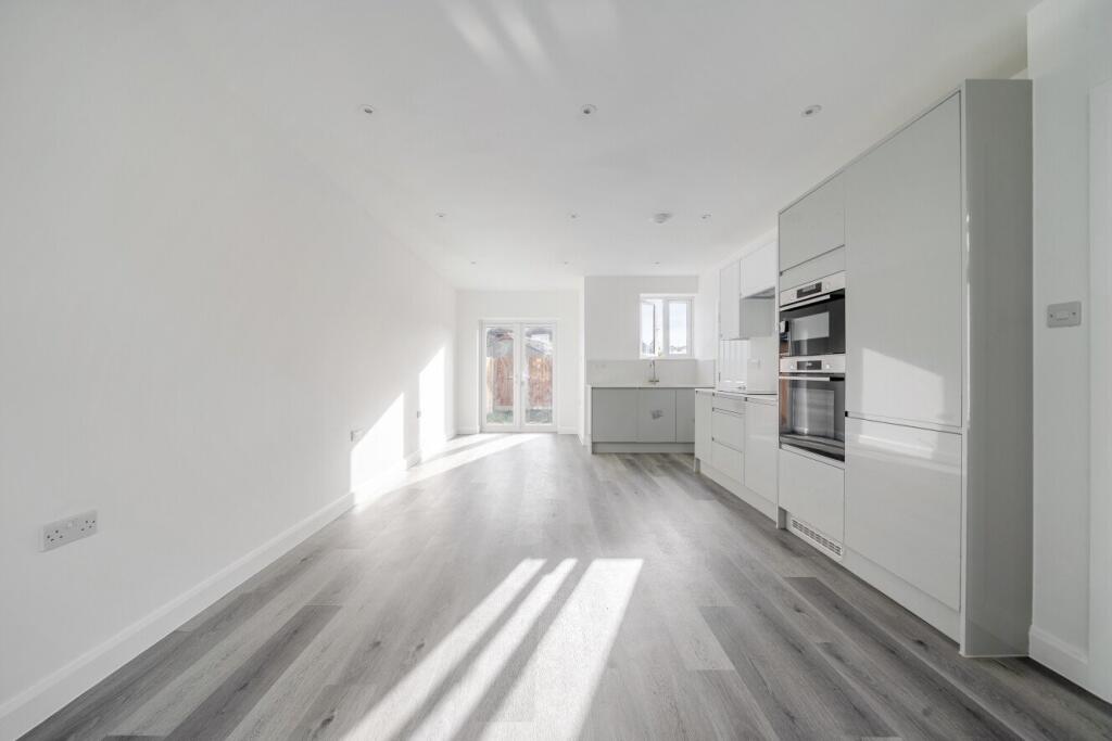 House in London - View 3