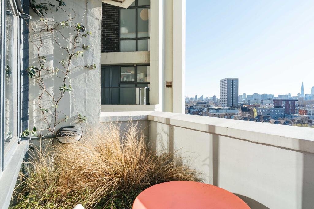 Apartment in London, Bethnal Green - More