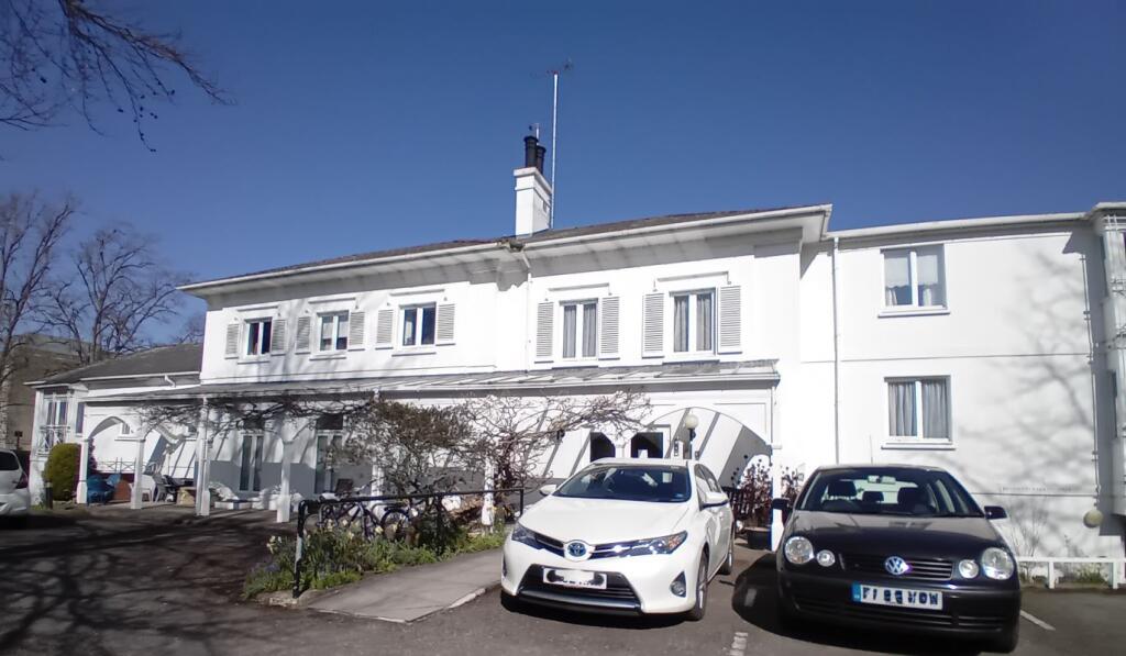 Main image of property: Flat 12 Regency Gardens, Sandford Road, Cheltenham, Gloucestershire, GL53 7AJ
