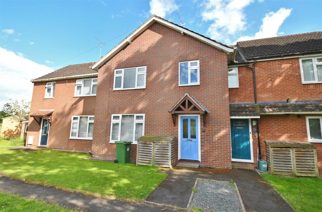 3-bed terraced on Edmondscote Road, Leamington Spa, £285,000