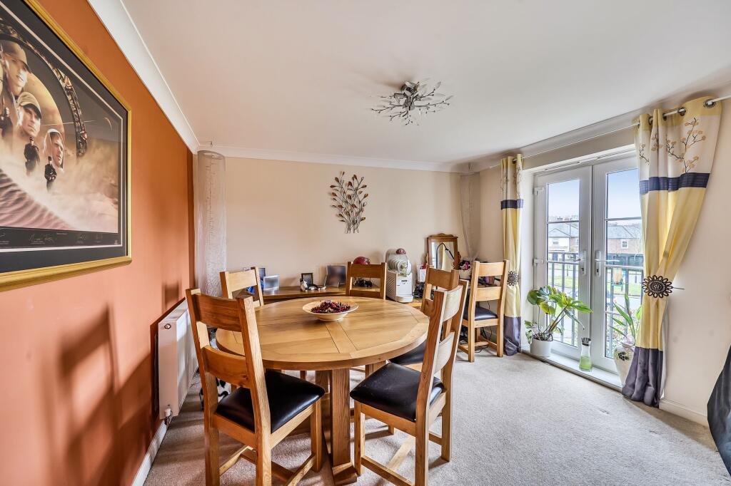 Arnell Crescent, Swindon, SN25 photo 4
