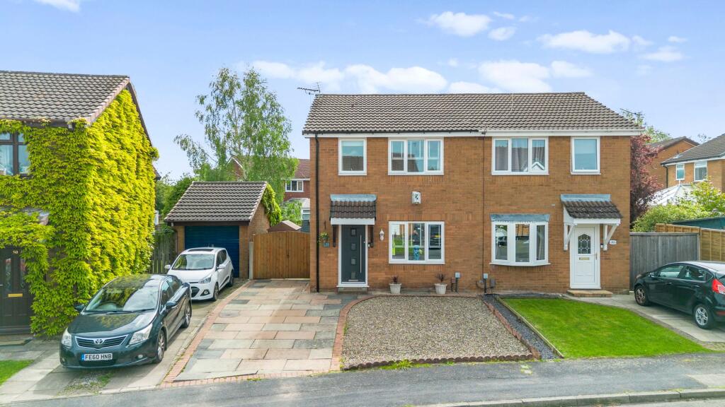 Main image of property: Oban Grove, Fearnhead, WA2