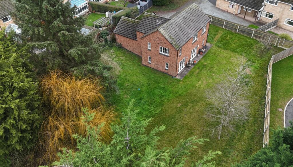 Elm Close, Great Haywood, ST18 photo 2