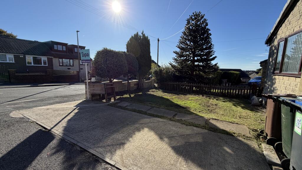 House in Bradford, West Yorkshire - View 4