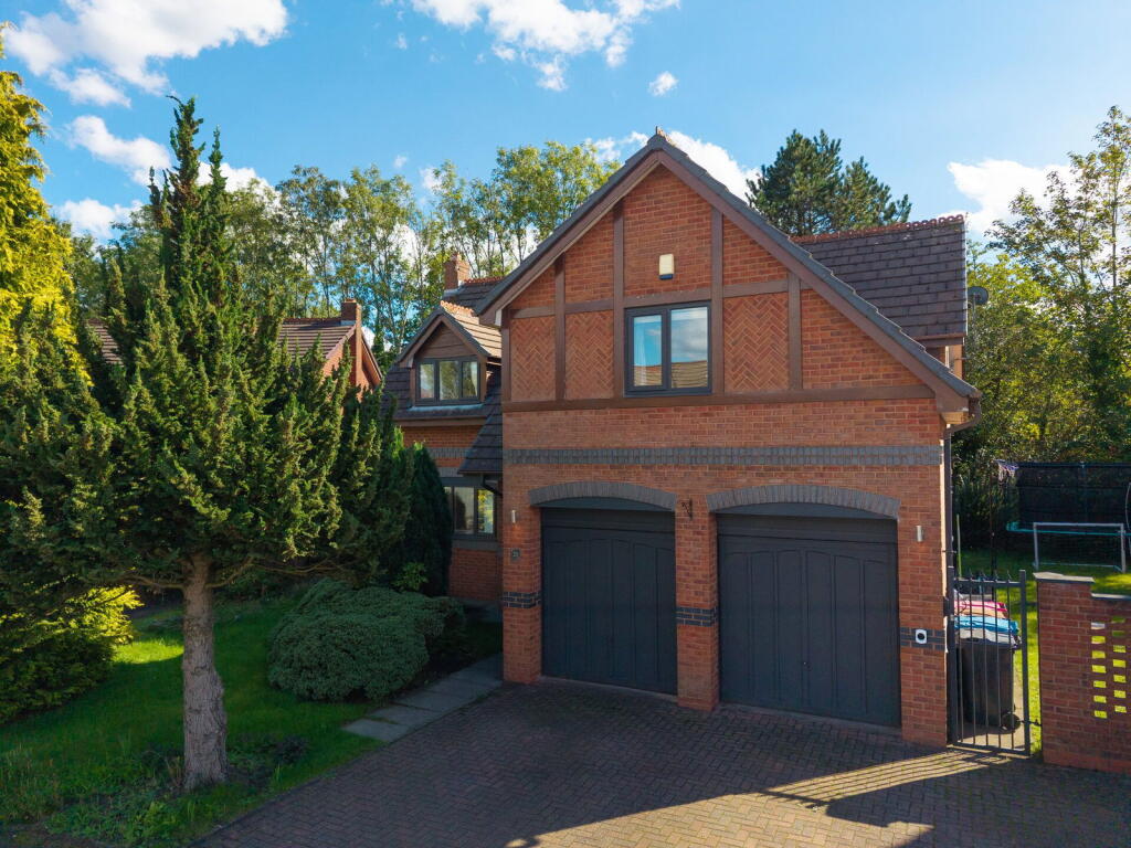 House in Salford, Greater Manchester - View 4