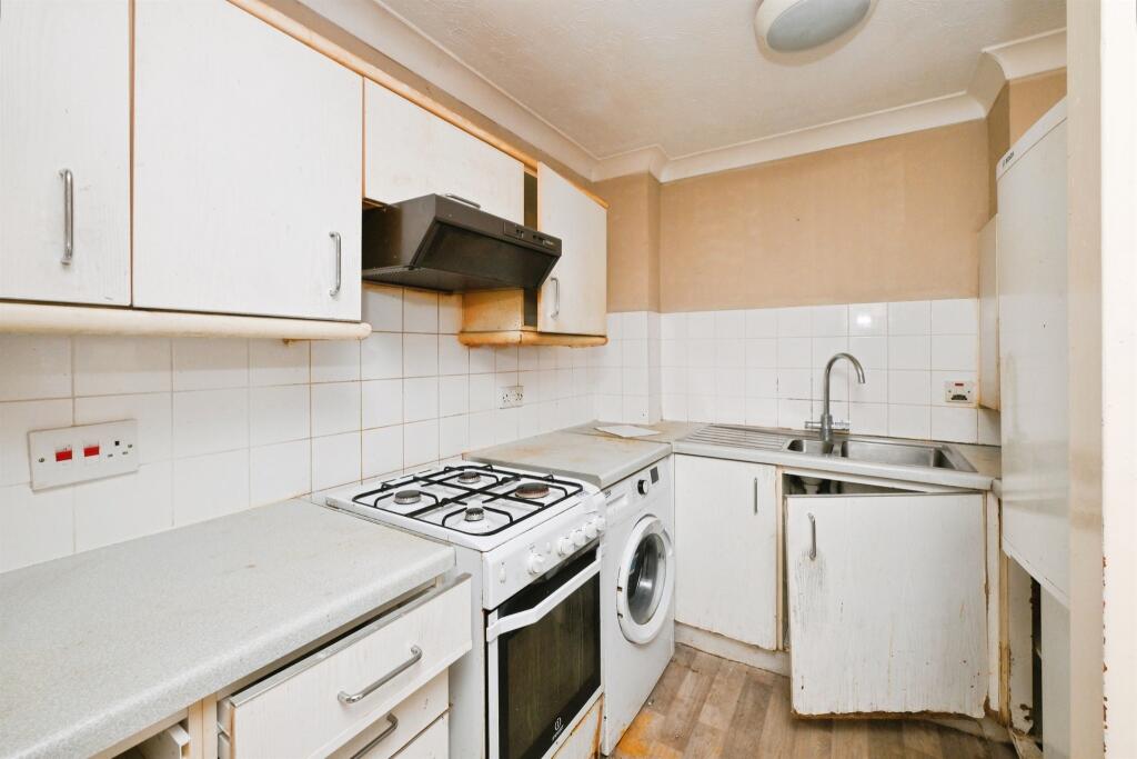 Apartment in Enfield - More