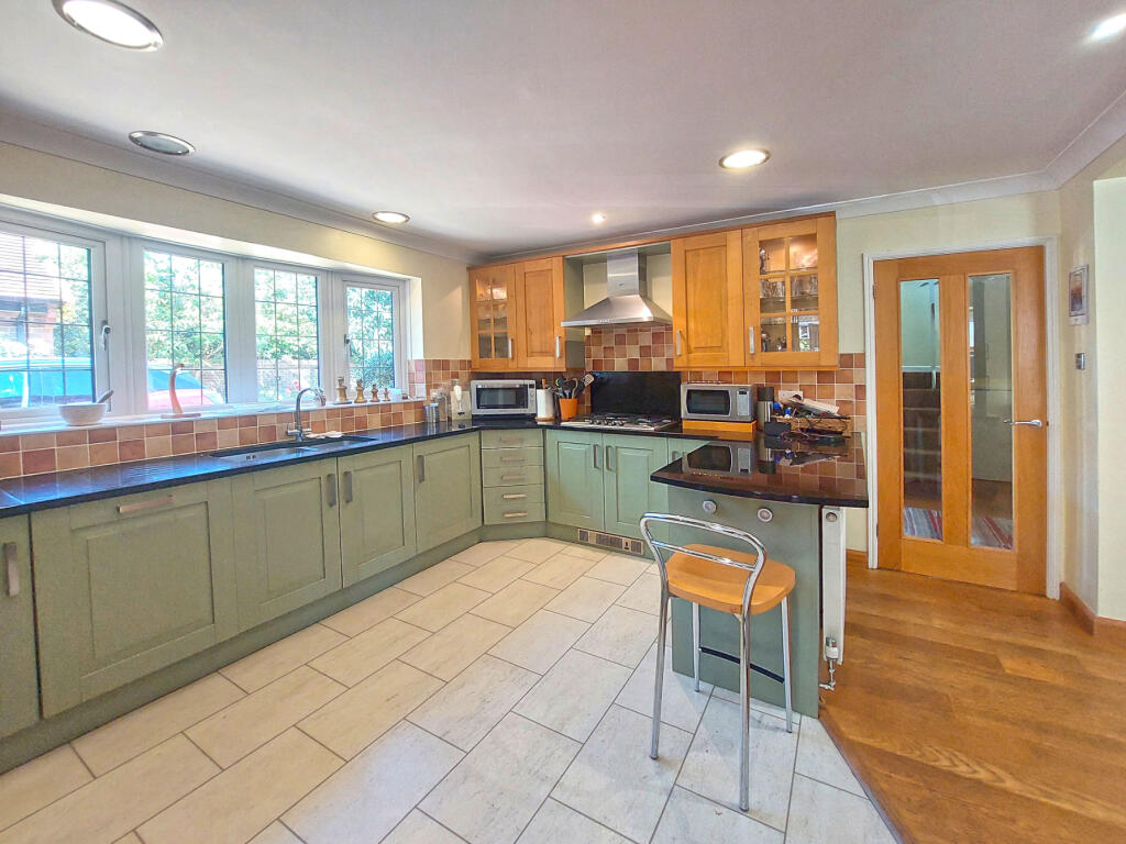House in Southampton - View 5
