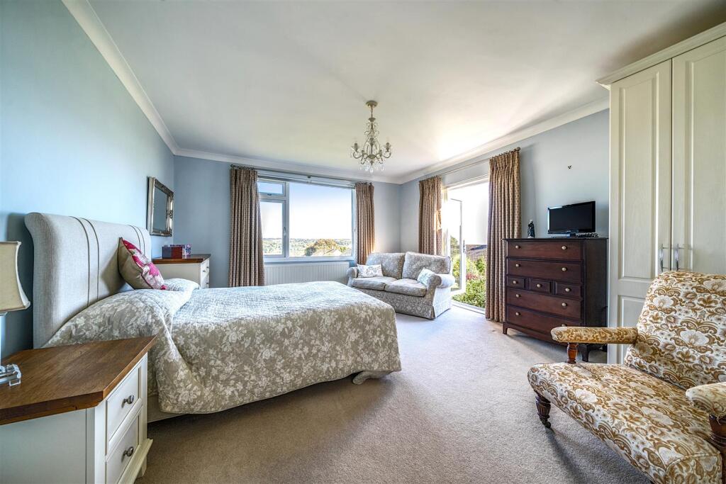 Upper Churston Rise, Seaton photo 3