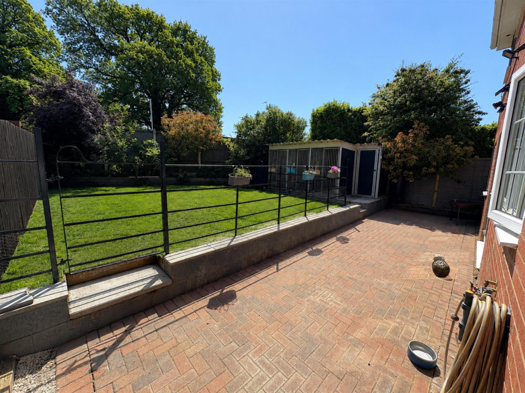 House in Northampton, North Northamptonshire - View 4