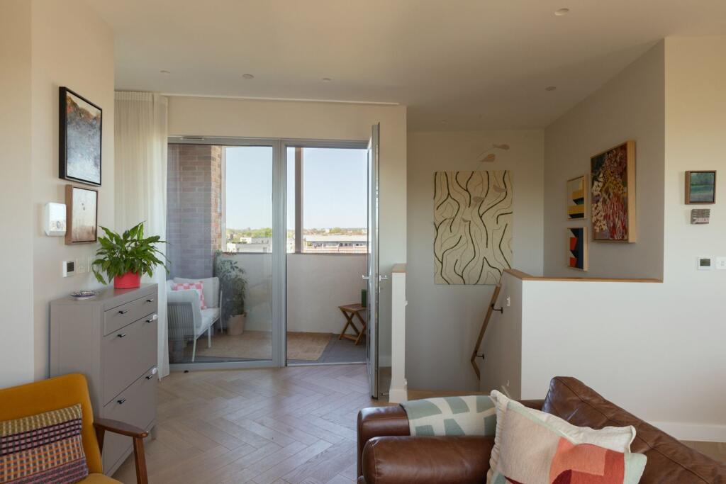 1 Maple Path, London, E5 - View 5