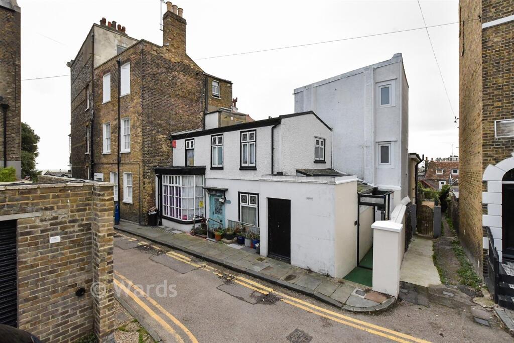 3-bed terraced on Abbots Hill, Ramsgate, Kent, £249,950
