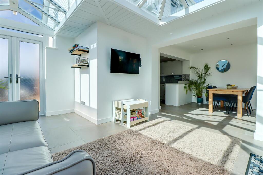 House in Southend-on-Sea - View 2