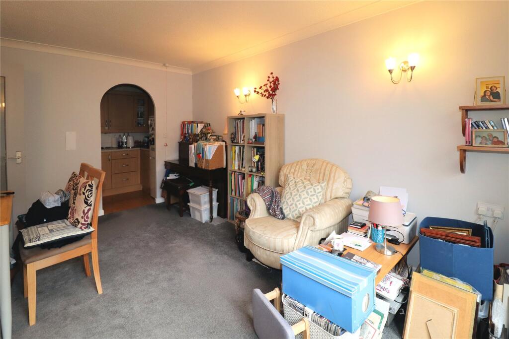 Mount Hermon Road, Woking, Surrey, GU22 photo 4