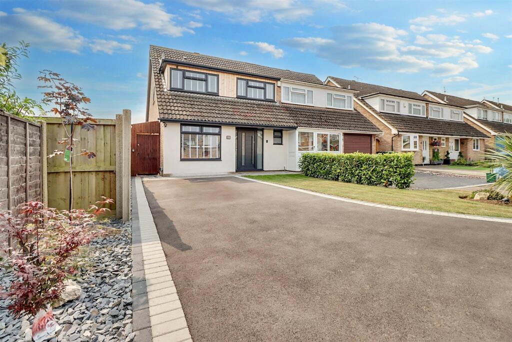 3-bed semi-detached on Tudor Way, Wickford, £500,000