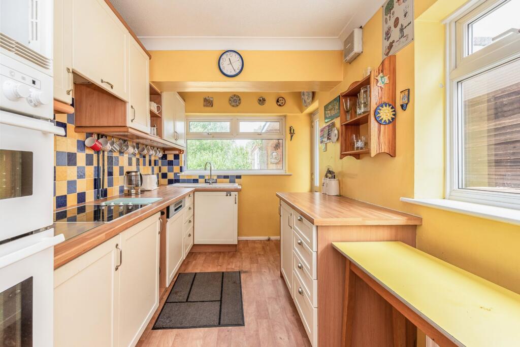 House in Guildford - View 5